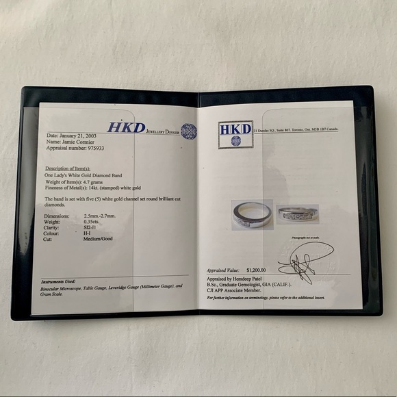 14k White Gold Diamond Band - Picture 4 of 8